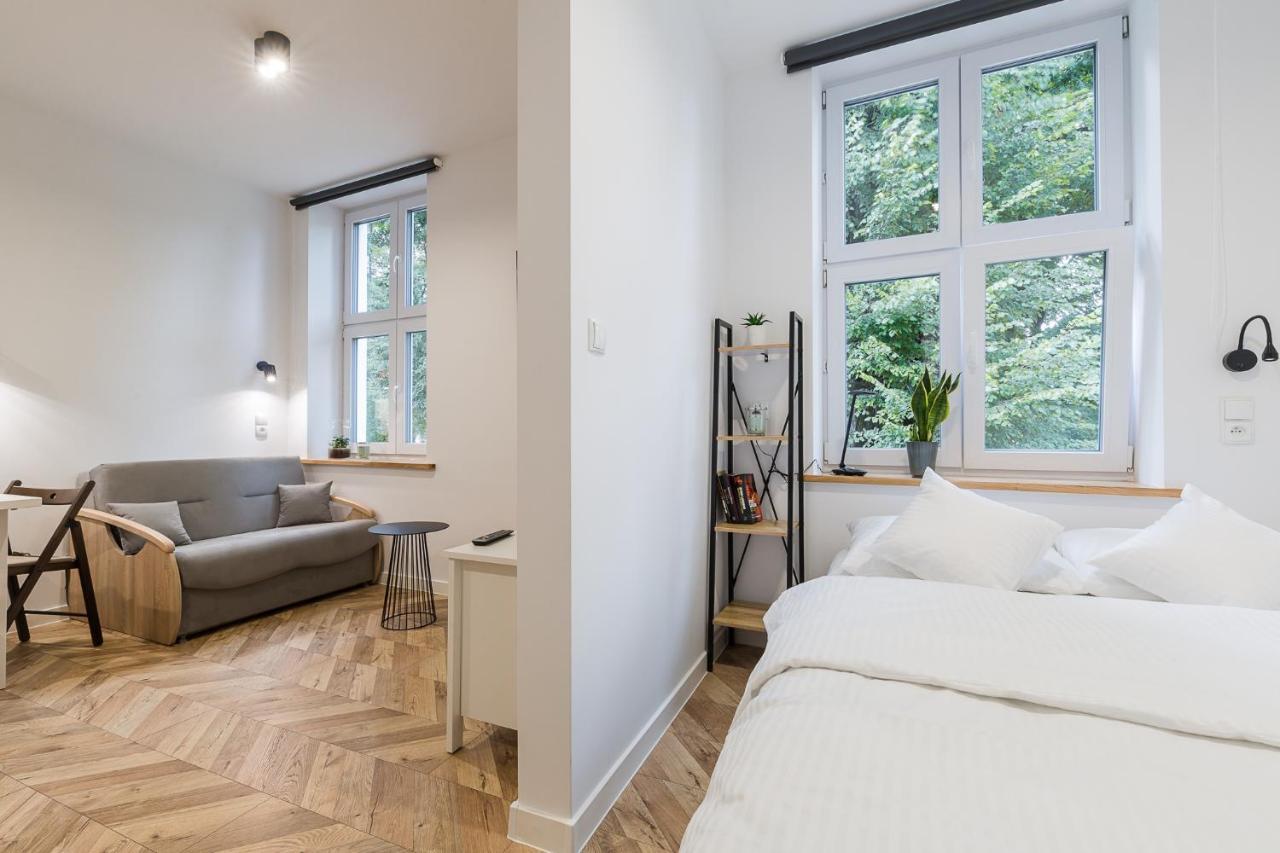 Ferienwohnung Apartament Na Plantach Lesko Exterior foto